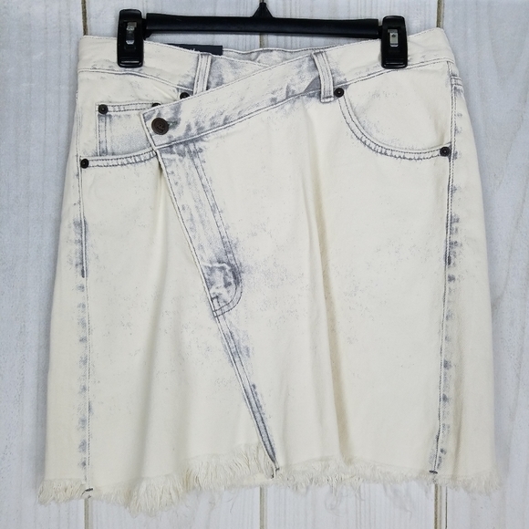 Cheap Monday Slant Mini Skirt Retro - Picture 1 of 8